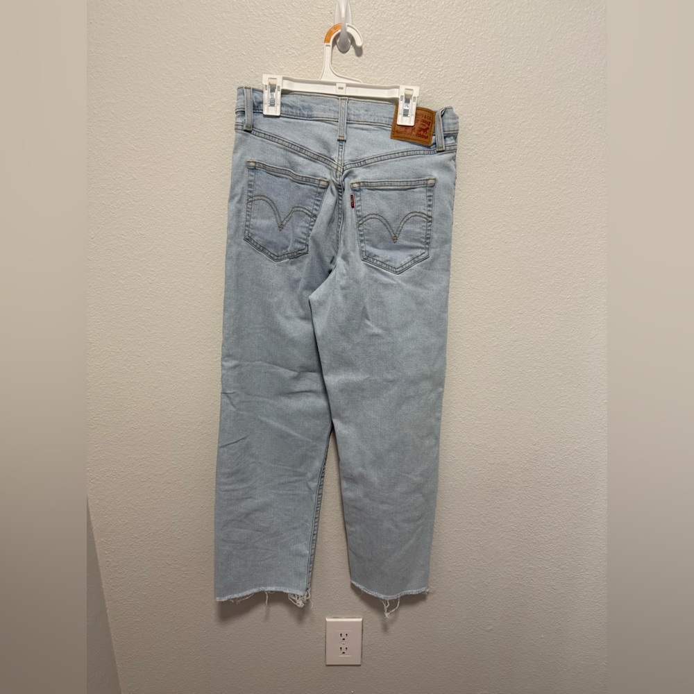 Levi's Light Wash Distressed Ribcage Ankle Jeans Size 28 - Picture 3 of 8